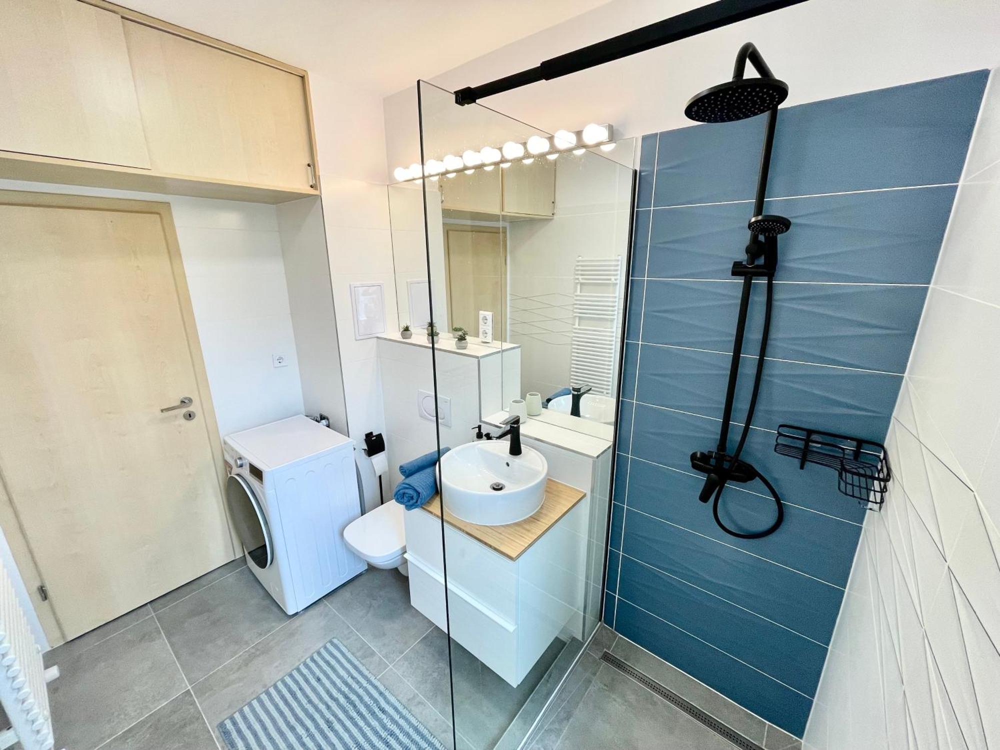 Feel Home Deluxe Corvin # Free Parking # Ac # Elevator Budapest Bagian luar foto